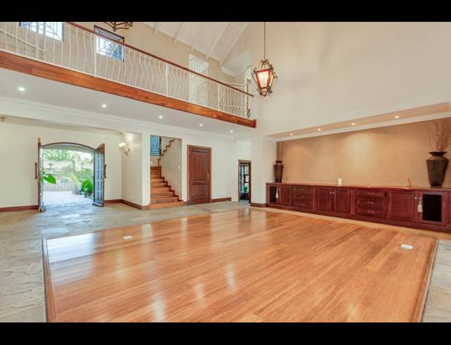 7 BEDROOM HOUSE FOR SALE IN CHARTWELL A.H.